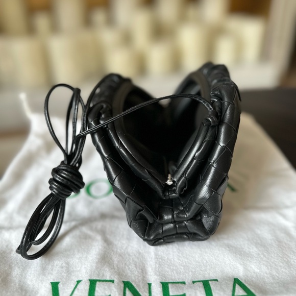 BOTTEGA VENETA mini pouch. Black intrecciato leather. - Picture 8 of 11